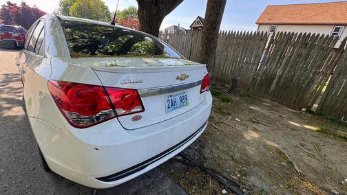 White 2014 Chevrolet Cruze 2LT