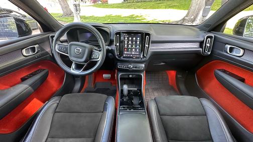 Black 2021 Volvo XC40 Recharge Pure Electric P8 R-Design