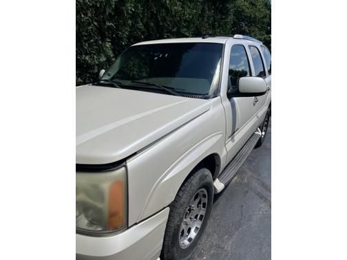 2003 Cadillac Escalade Base