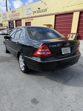 2004 Mercedes-Benz C-Class C240