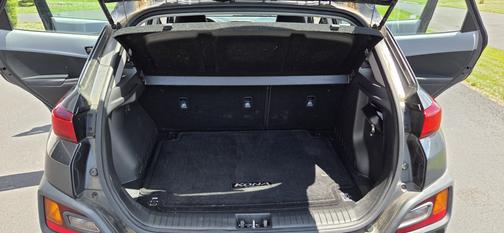 Gray 2019 Hyundai KONA SE