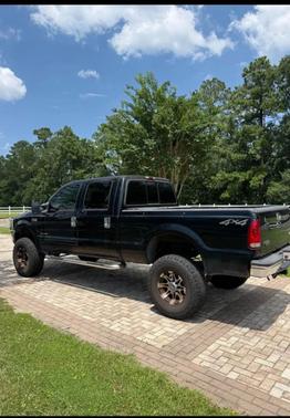 Black 2002 Ford F-350 Lariat