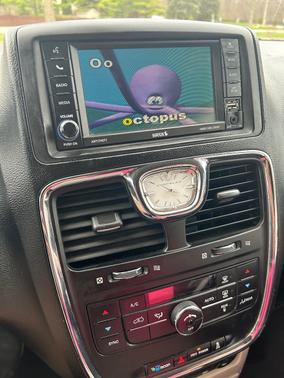 2012 Chrysler Town & Country Touring-L