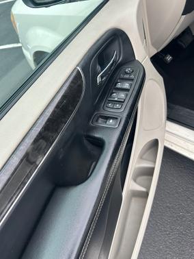 2012 Chrysler Town & Country Touring-L