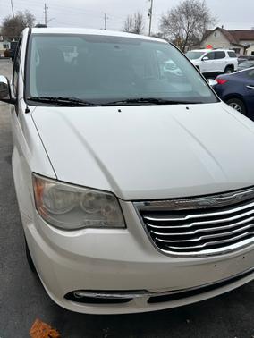 2012 Chrysler Town & Country Touring-L