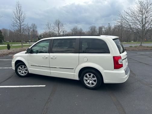 2012 Chrysler Town & Country Touring-L