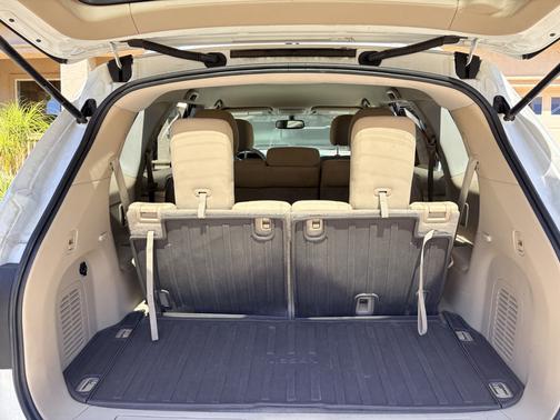 White 2015 Nissan Pathfinder SV