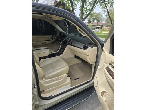 2007 Cadillac Escalade Base