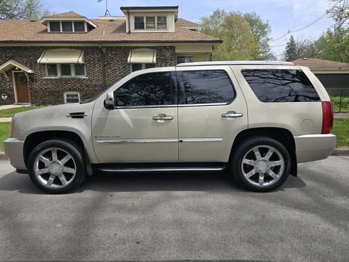 2007 Cadillac Escalade Base