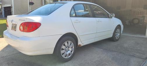 White 2004 Toyota Corolla S