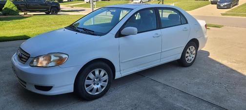 White 2004 Toyota Corolla S