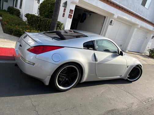 Silver 2008 Nissan 350Z Base