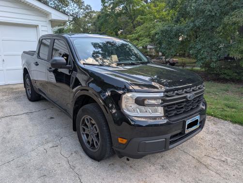 Black 2024 Ford Maverick XL