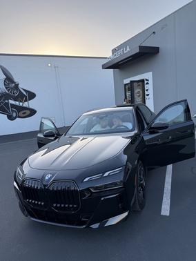 2025 BMW 740 i