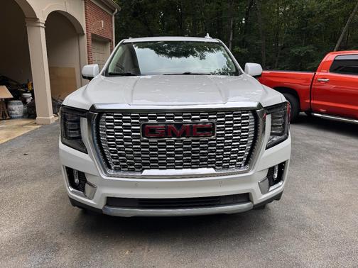 White 2021 GMC Yukon XL Denali