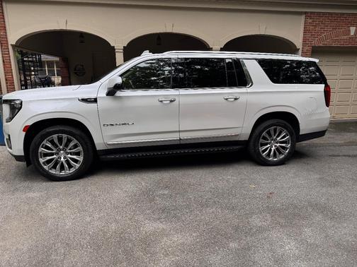 White 2021 GMC Yukon XL Denali