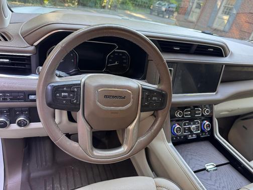 White 2021 GMC Yukon XL Denali