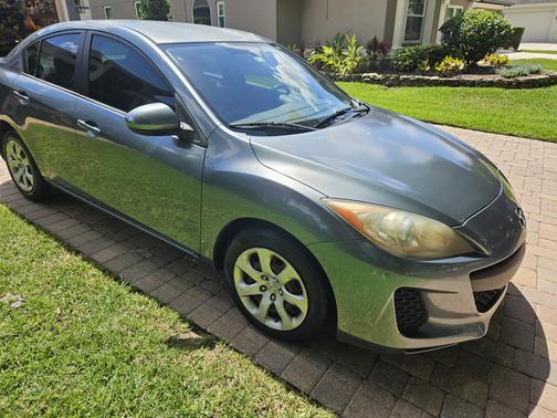 2013 Mazda Mazda3 i Sport