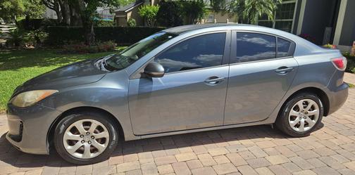 2013 Mazda Mazda3 i Sport
