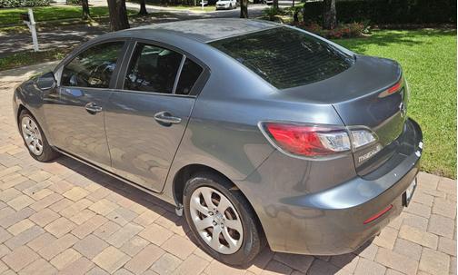 2013 Mazda Mazda3 i Sport