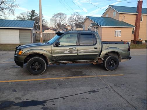 2002 Ford Explorer Sport Trac Base