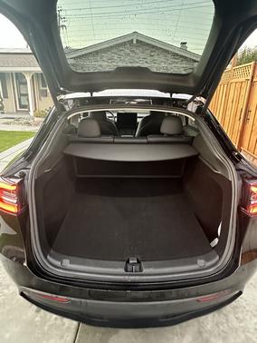 Black 2023 Tesla Model Y Performance