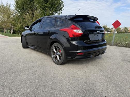 Black 2014 Ford Focus ST Base