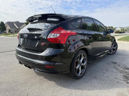 Black 2014 Ford Focus ST Base