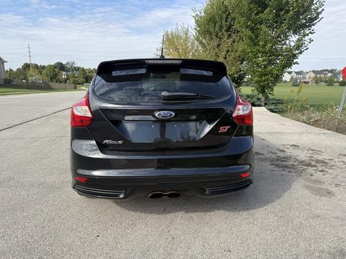 Black 2014 Ford Focus ST Base