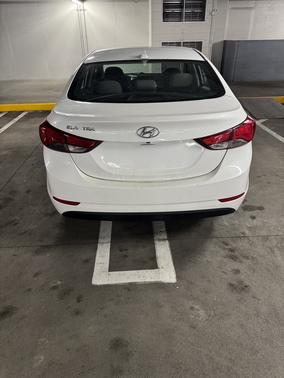 White 2014 Hyundai ELANTRA SE