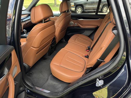 Black 2018 BMW X5 xDrive50i