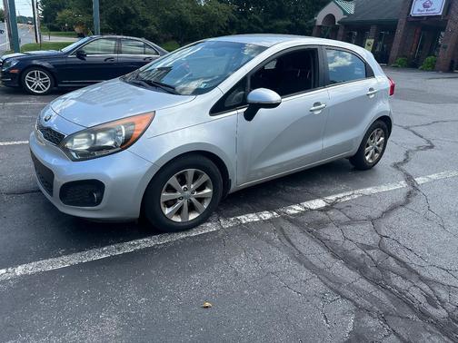 Silver 2013 Kia Rio EX