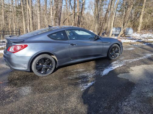 Silver 2010 Hyundai Genesis Coupe 2.0T