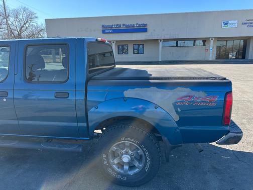2004 Nissan Frontier XE-V6 Crew Cab