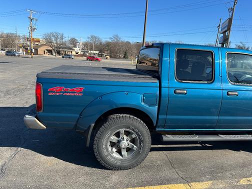2004 Nissan Frontier XE-V6 Crew Cab