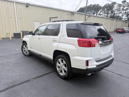 White 2017 GMC Terrain SLE-2