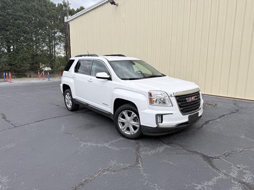 White 2017 GMC Terrain SLE-2