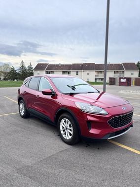 Red 2020 Ford Escape SE