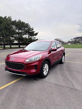 Red 2020 Ford Escape SE
