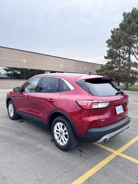 Red 2020 Ford Escape SE