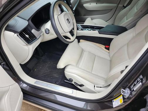 Gray 2024 Volvo V90 Cross Country Ultimate