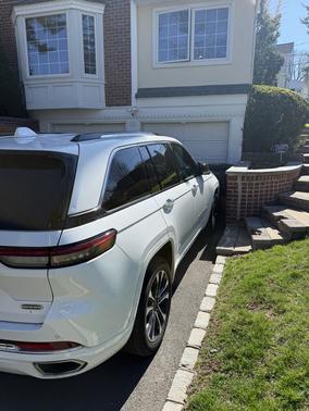 White 2023 Jeep Grand Cherokee Overland