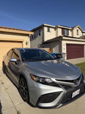 Silver 2021 Toyota Camry SE