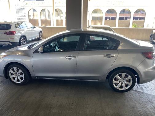 Gray 2013 Mazda Mazda3 i SV