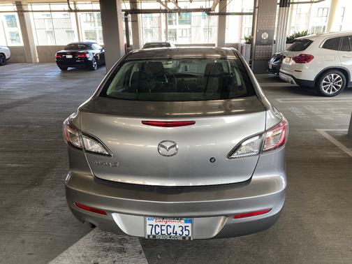 Gray 2013 Mazda Mazda3 i SV
