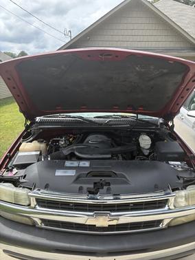 Red 2003 Chevrolet Tahoe LS