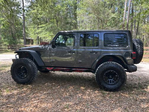Gray 2019 Jeep Wrangler Unlimited Rubicon