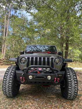 Gray 2019 Jeep Wrangler Unlimited Rubicon