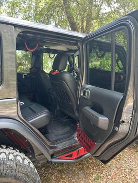 Gray 2019 Jeep Wrangler Unlimited Rubicon