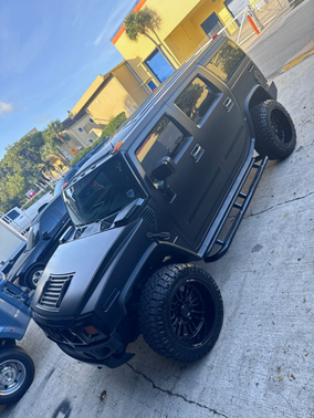 Black 2005 Hummer H2 Base